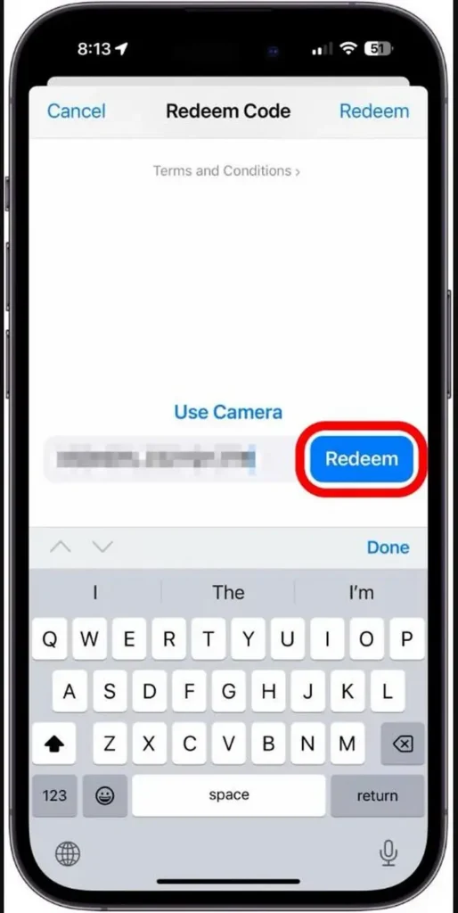 وارد کردن کد گیفت کارت اپل و انتخاب گزینه Redeem در آیفون