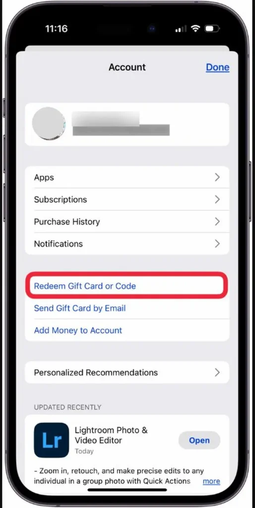 انتخاب گزینه Redeem Gift Card or Code در App Store آیفون